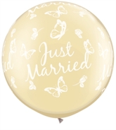 Just Married Giant Pearl Ivory Latex 30" Balloons 2pk
